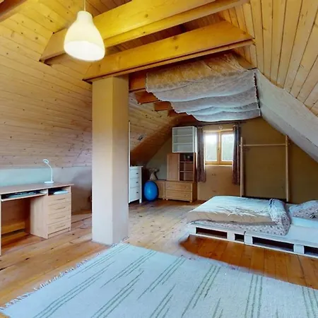 Warm Grass House Apartmán